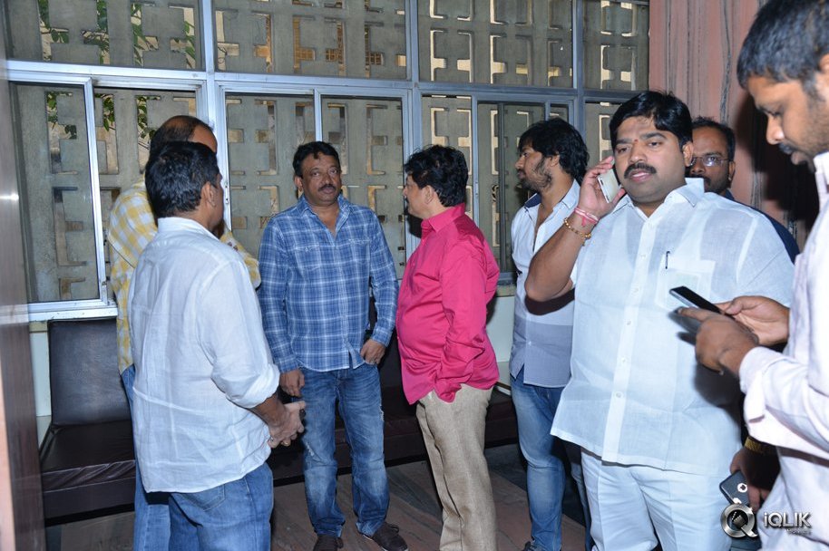 Vangaveeti-Team-at-Devi-Theater
